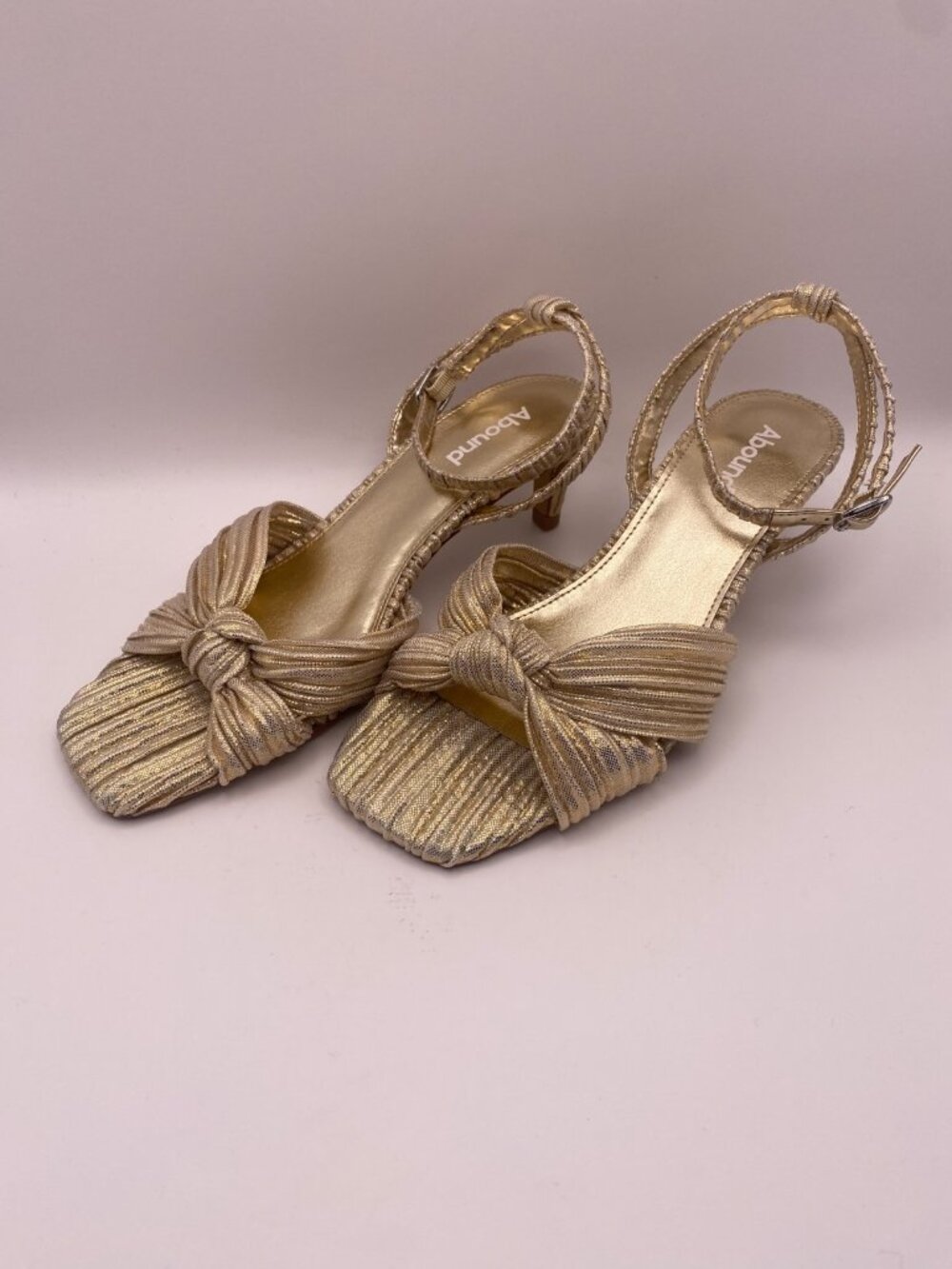 Abound Women Diana Kitten Gold Metallic Strap Heel Sandal  Sz 7.5